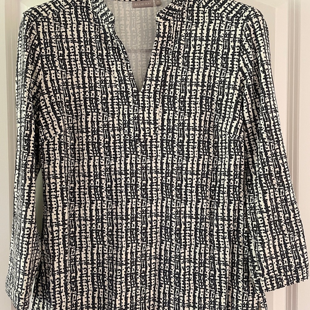 Black and White Boxy Blouse with Mandarin Collar